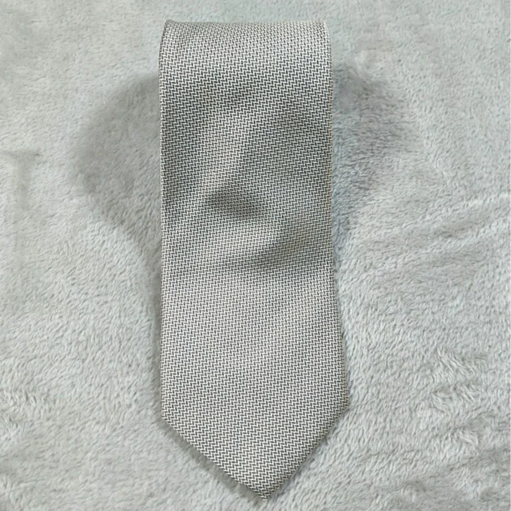 Vintage Robert‎ Talbott Tie Mens 3.75x57.5 Silver Silk Geometric Abstract USA